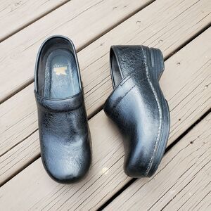 DANSKO XP Black‎ Floral Dainty Flower Tooled Mule Clog Slip On Boho Festival 39